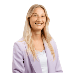 Een afbeelding van Alice die lachend kijkt